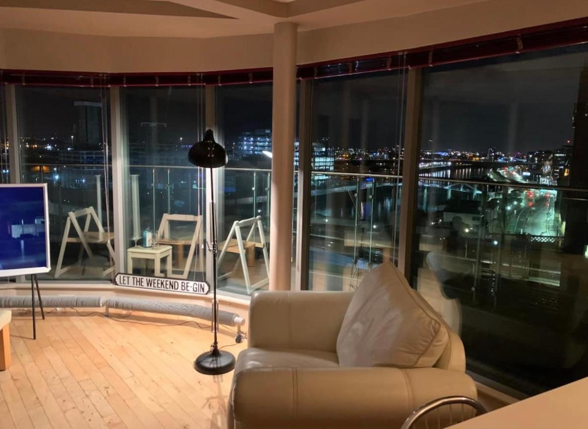 Apartment Designer Penthouse - Centre G1, 3 Bedrooms, 2 Bathrooms, Terrace, Riverview, Off Buchanan Street. *