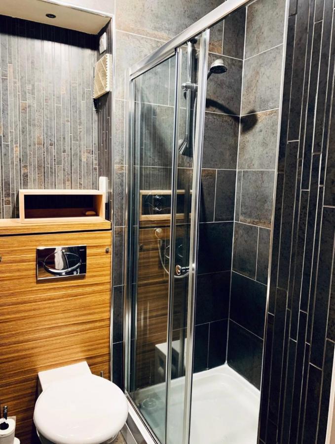 Designer Penthouse - Centre G1, 3 Bedrooms, 2 Bathrooms, Terrace, Riverview, Off Buchanan Street. Apartment