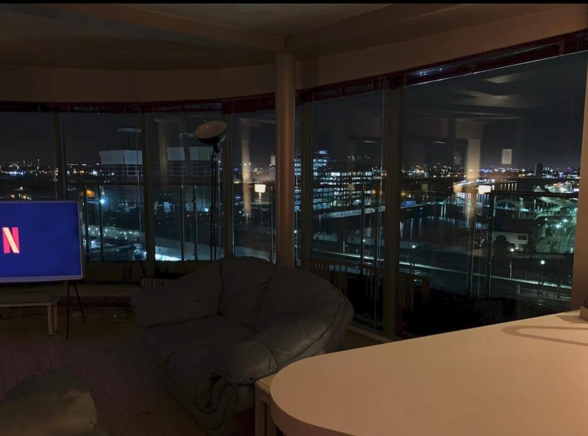 Designer Penthouse - Centre G1, 3 Bedrooms, 2 Bathrooms, Terrace, Riverview, Off Buchanan Street. Apartment *