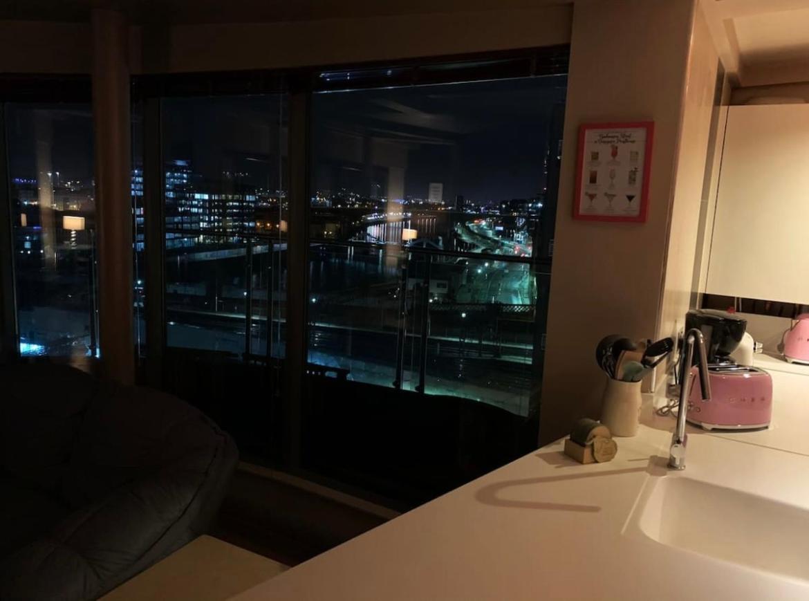 Apartment Designer Penthouse - Centre G1, 3 Bedrooms, 2 Bathrooms, Terrace, Riverview, Off Buchanan Street. Glasgow