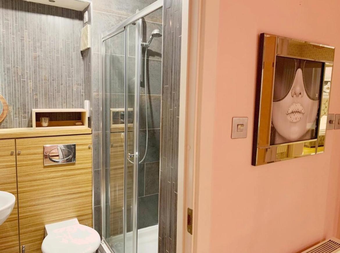 Designer Penthouse - Centre G1, 3 Bedrooms, 2 Bathrooms, Terrace, Riverview, Off Buchanan Street. Apartment Glasgow