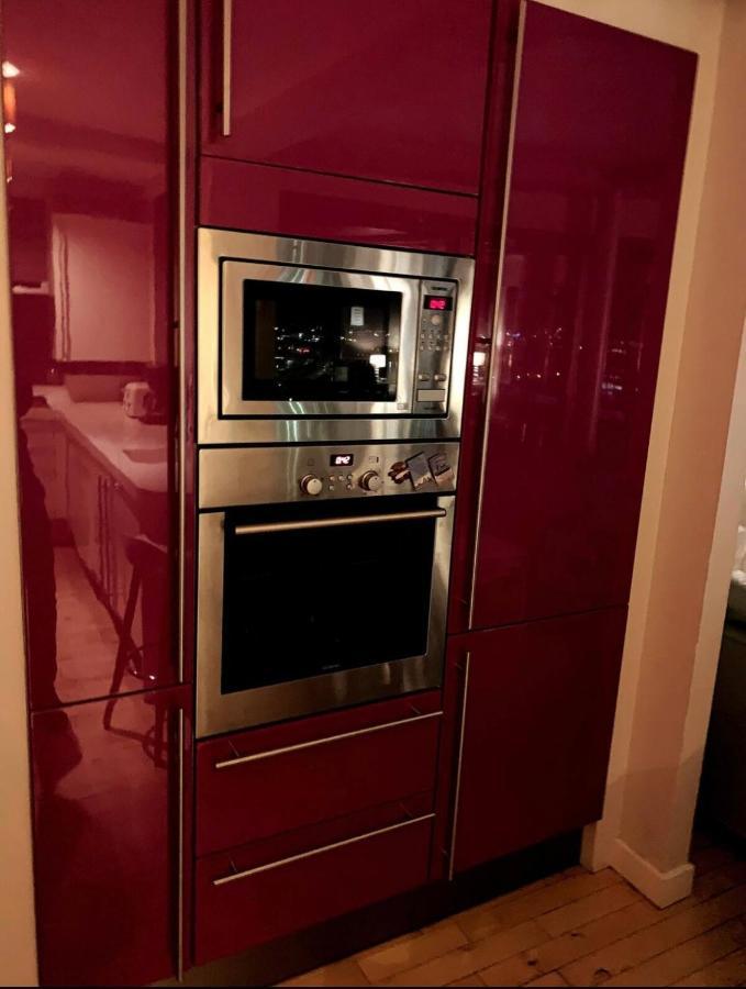 Designer Penthouse - Centre G1, 3 Bedrooms, 2 Bathrooms, Terrace, Riverview, Off Buchanan Street. * Glasgow